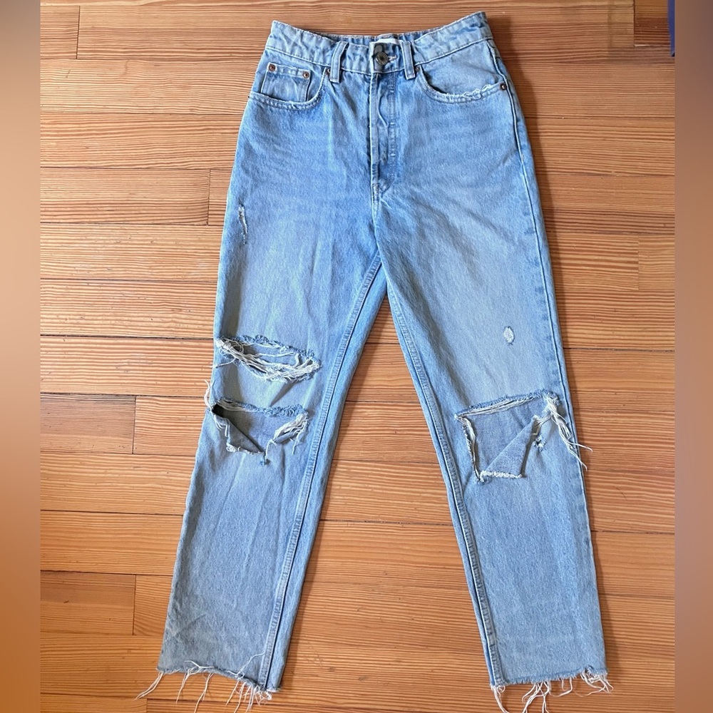 Zara Straight Leg High Rise Button Fly Ripped Ankle Jeans in Light Wash Sz 2 - Picture 1 of 8